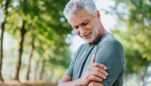 The Relationship Between Chiropractic and Shoulder Capsulitis